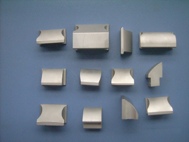 �i��&�i�����